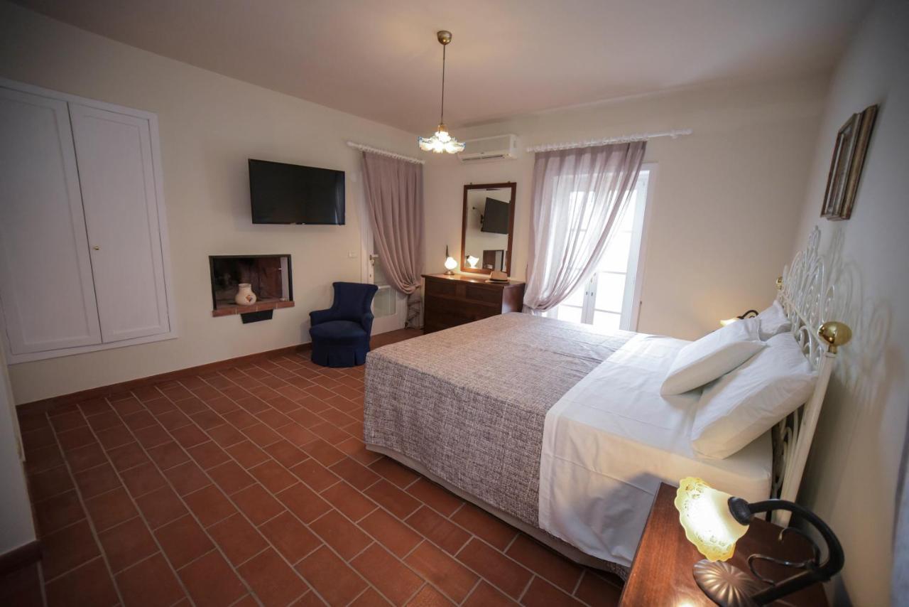 Villa Dimora La Cucchiara - POOL - GARDEN - PARKING- Porto Selvaggio Santa Caterina  Esterno foto